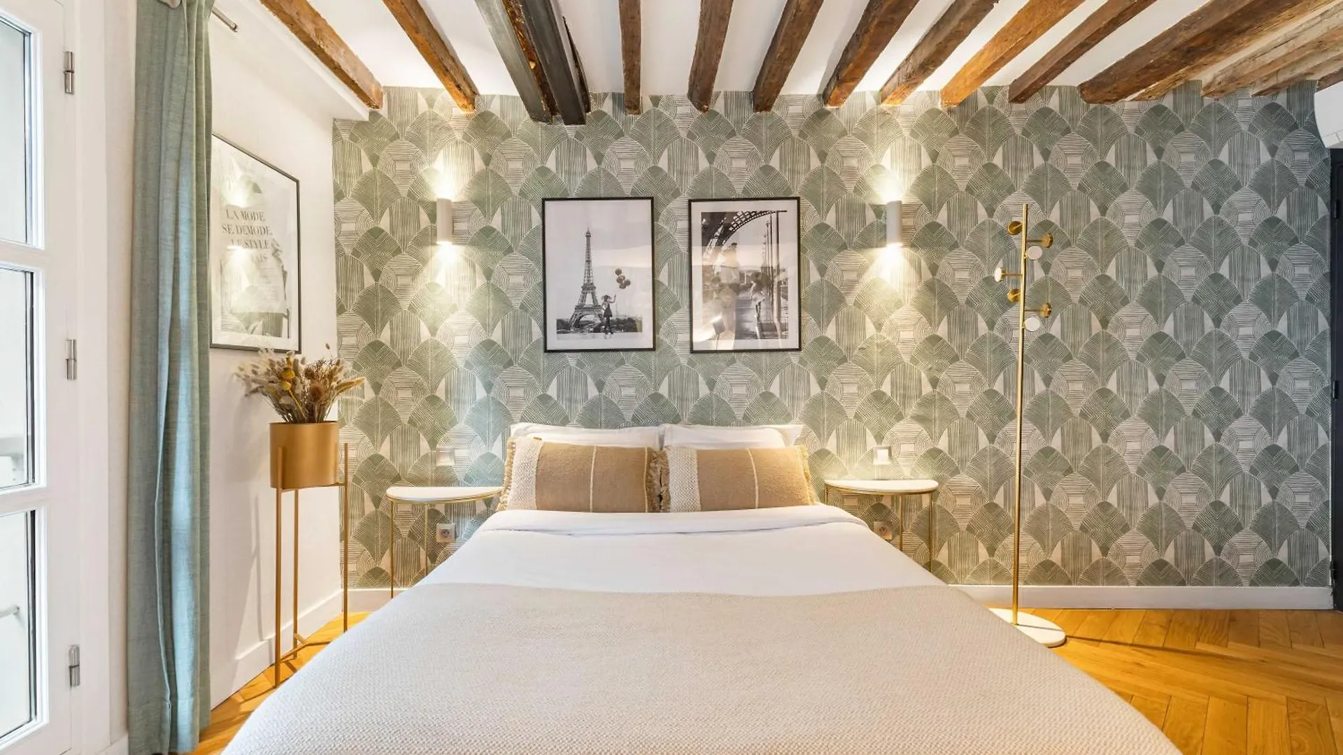 Ultra Central Historical Parisian Flat - Louvre contacts