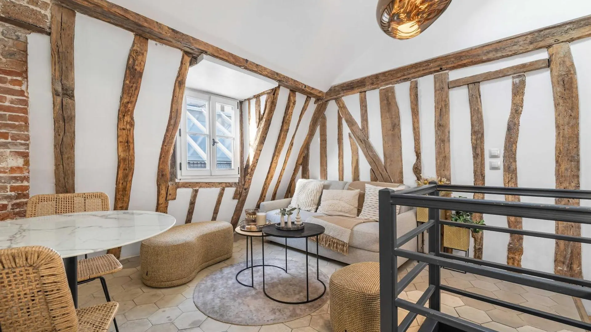 Ultra Central Historical Parisian Flat - Louvre Paris