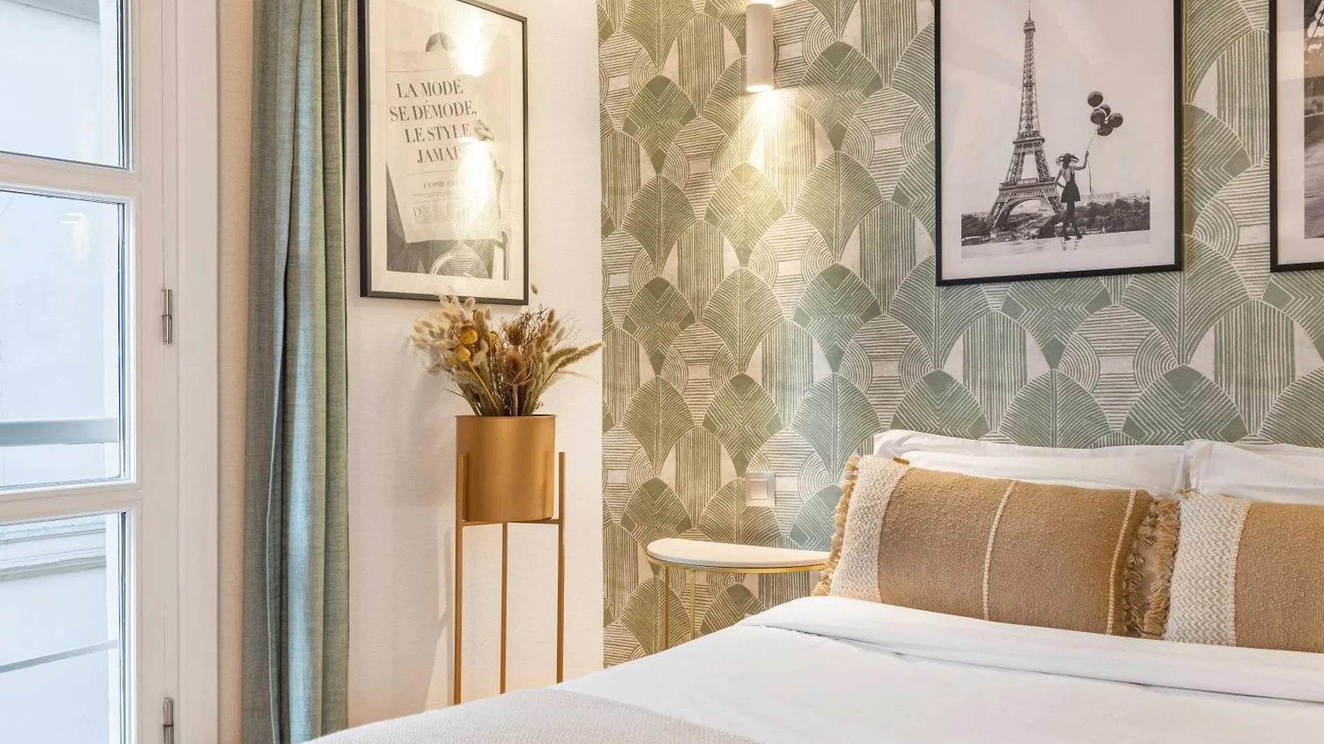 Ultra Central Historical Parisian Flat - Louvre Paris