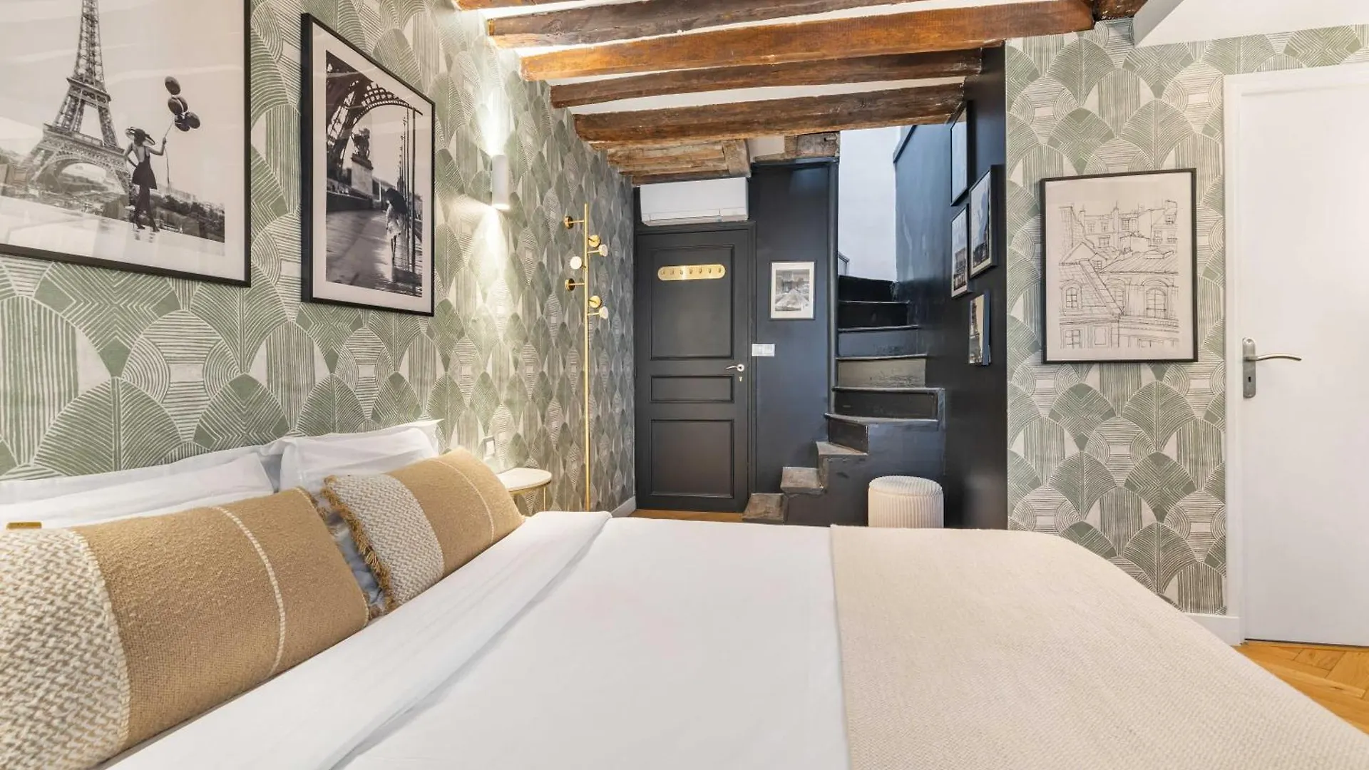 Apartamento Ultra Central Historical Parisian Flat - Louvre Francia
