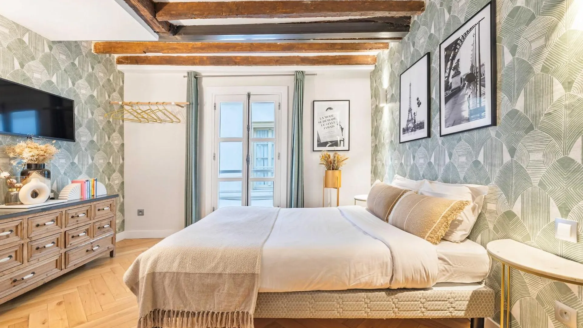 Ultra Central Historical Parisian Flat - Louvre شقة