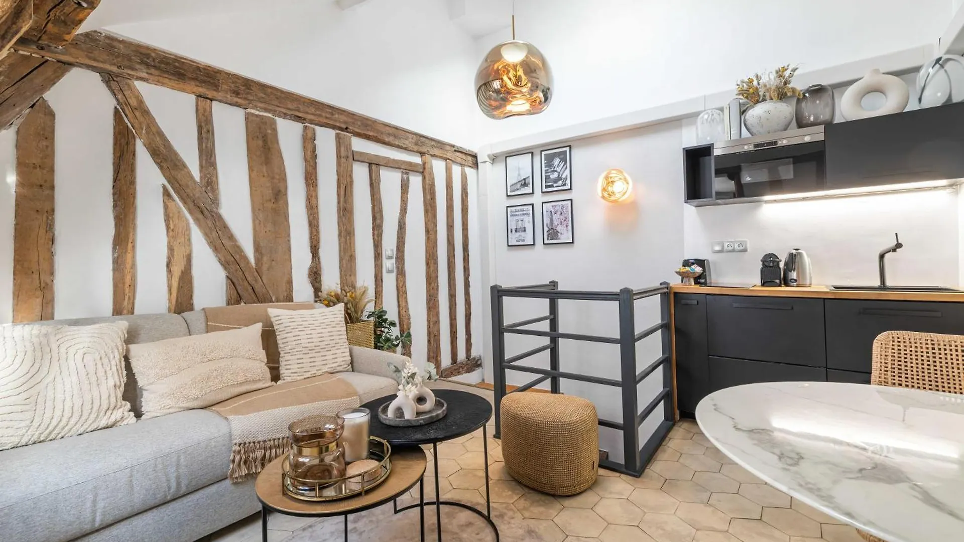 Apartamento Ultra Central Historical Parisian Flat - Louvre