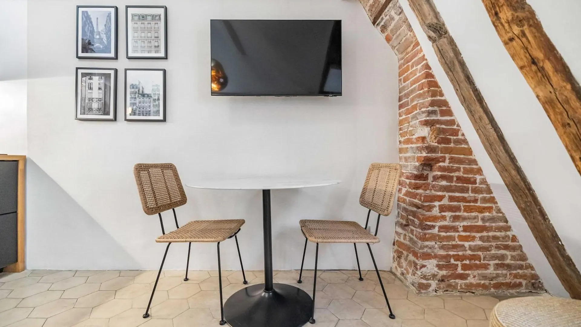 Ultra Central Historical Parisian Flat - Louvre شقة